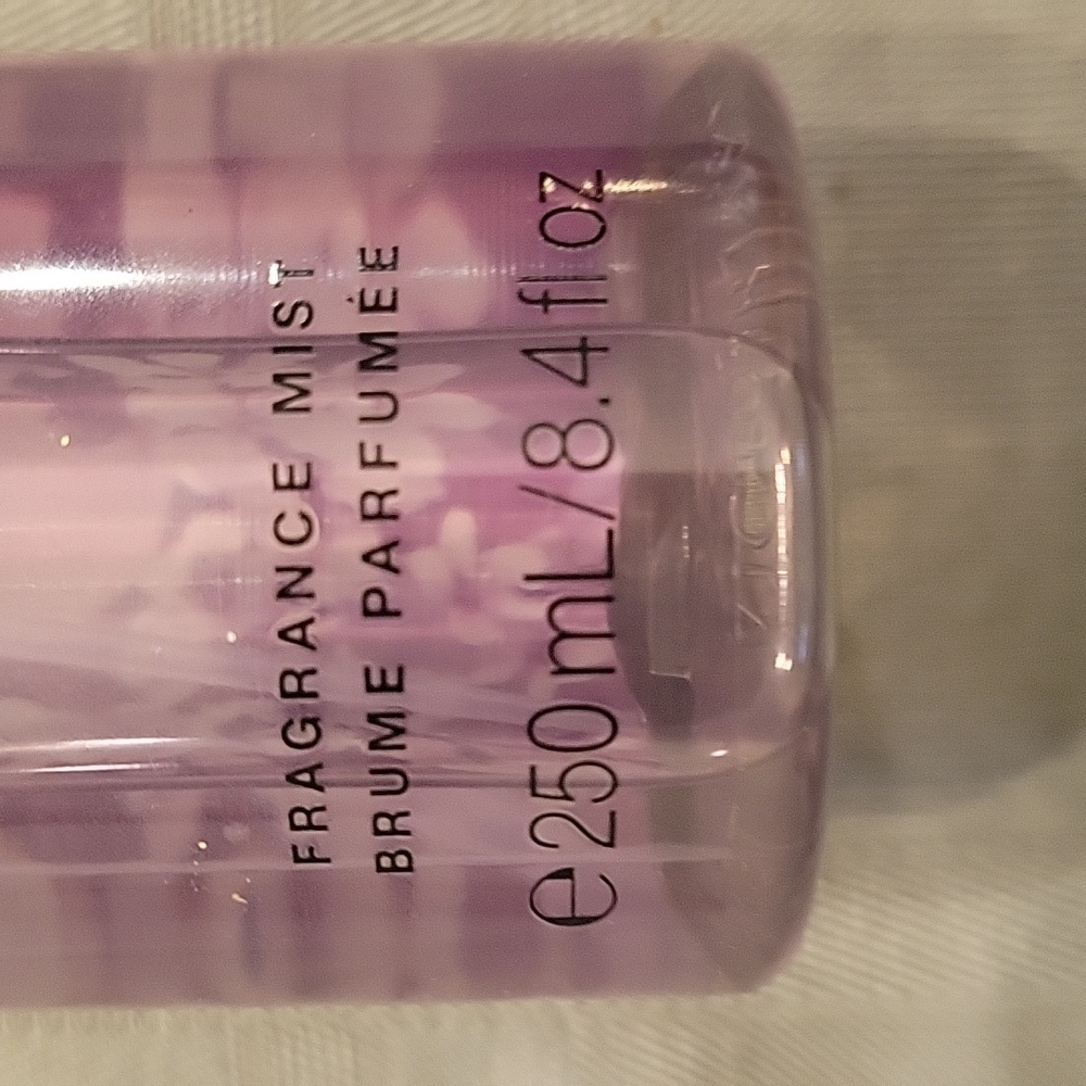 Victoria Secret body mist Love Spell - Picture 2 of 3